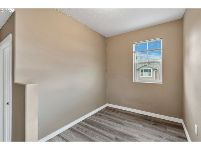 350 Nw 116TH Ave 101, Portland, OR 97229