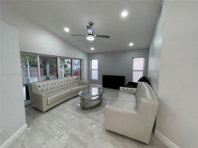 5544 NW 54th Cir, Coconut Creek, FL 33073