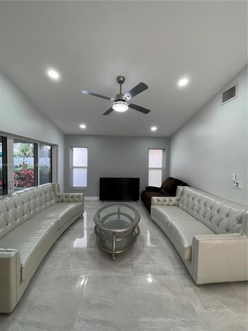 5544 NW 54th Cir, Coconut Creek, FL 33073