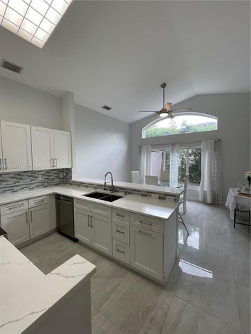 5544 NW 54th Cir, Coconut Creek, FL 33073