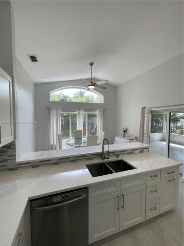 5544 NW 54th Cir, Coconut Creek, FL 33073