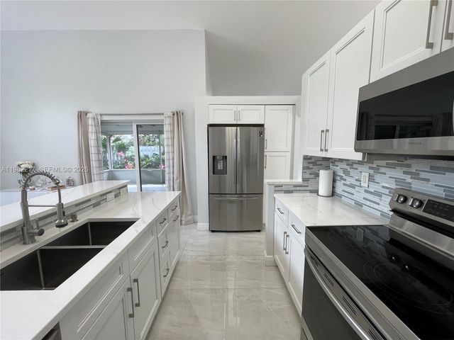 5544 NW 54th Cir, Coconut Creek, FL 33073