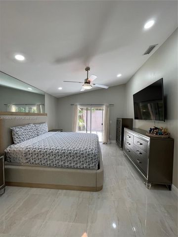 5544 NW 54th Cir, Coconut Creek, FL 33073