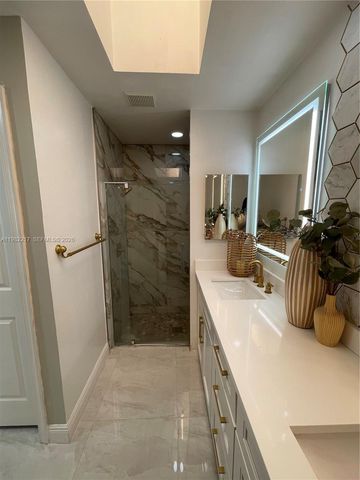 5544 NW 54th Cir, Coconut Creek, FL 33073