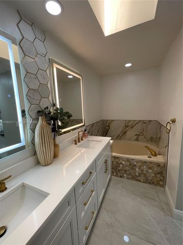 5544 NW 54th Cir, Coconut Creek, FL 33073