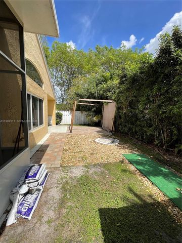 5544 NW 54th Cir, Coconut Creek, FL 33073