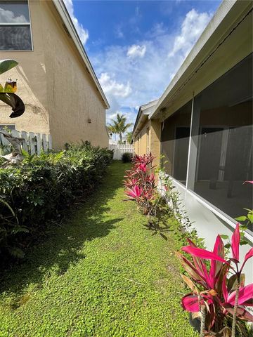 5544 NW 54th Cir, Coconut Creek, FL 33073