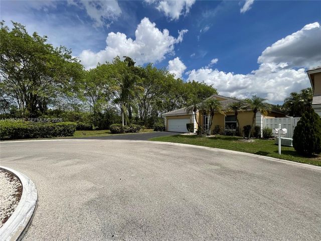 5544 NW 54th Cir, Coconut Creek, FL 33073