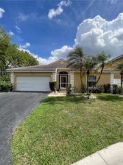 5544 NW 54th Cir, Coconut Creek, FL 33073