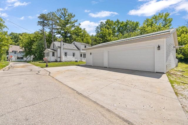 3541 Circle DRIVE, Hubertus, WI 53033