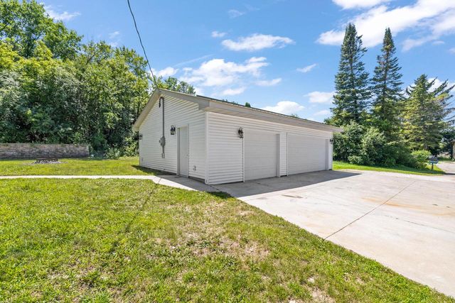 3541 Circle DRIVE, Hubertus, WI 53033