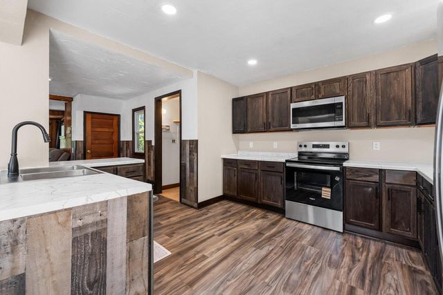 3541 Circle DRIVE, Hubertus, WI 53033