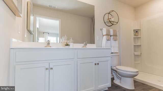 201 MAZZEO DR, Glassboro, NJ 08028