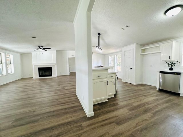 49 Parsons Valley, Conroe, TX 77303