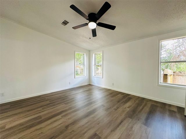49 Parsons Valley, Conroe, TX 77303