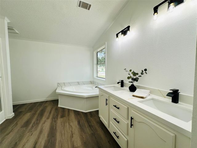 49 Parsons Valley, Conroe, TX 77303