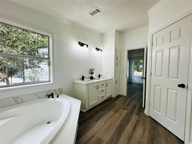 49 Parsons Valley, Conroe, TX 77303