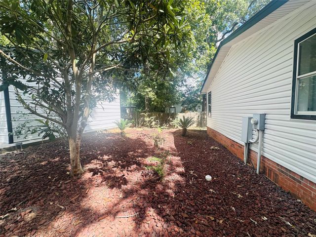 49 Parsons Valley, Conroe, TX 77303
