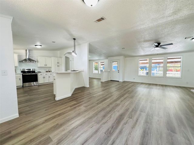 49 Parsons Valley, Conroe, TX 77303
