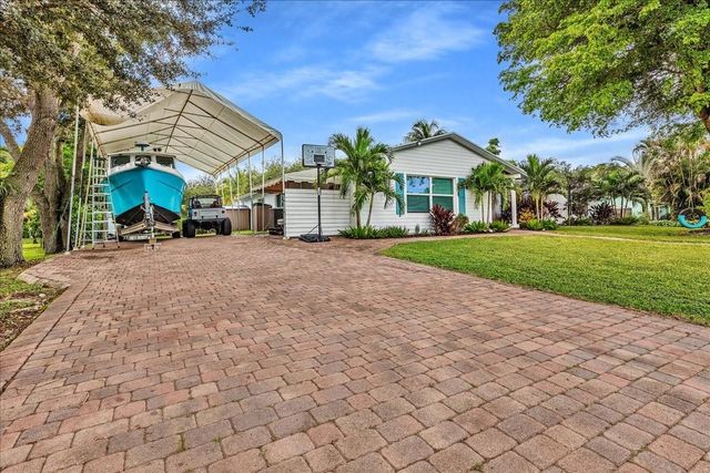 2931 SW 108th Way, Davie, FL 33328