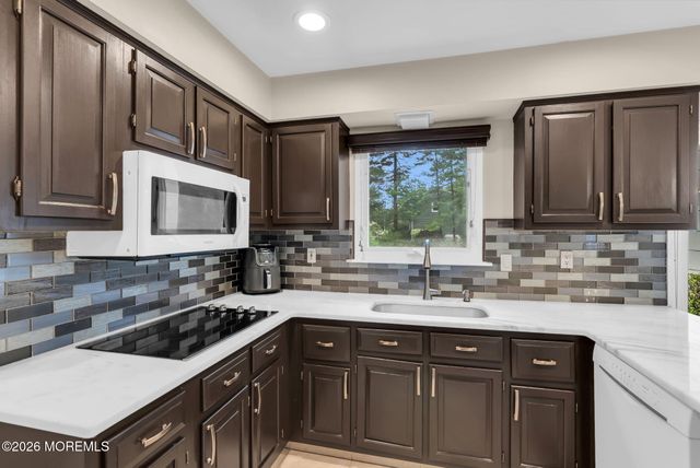 6 Hudson Bay Terrace, Marlboro, NJ 07746