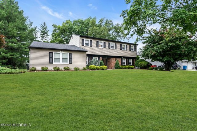 6 Hudson Bay Terrace, Marlboro, NJ 07746