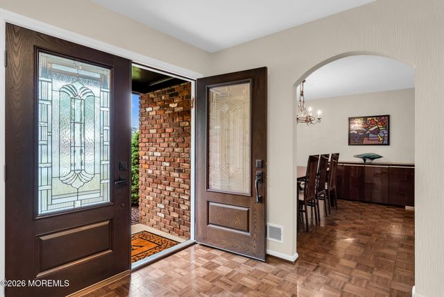 6 Hudson Bay Terrace, Marlboro, NJ 07746
