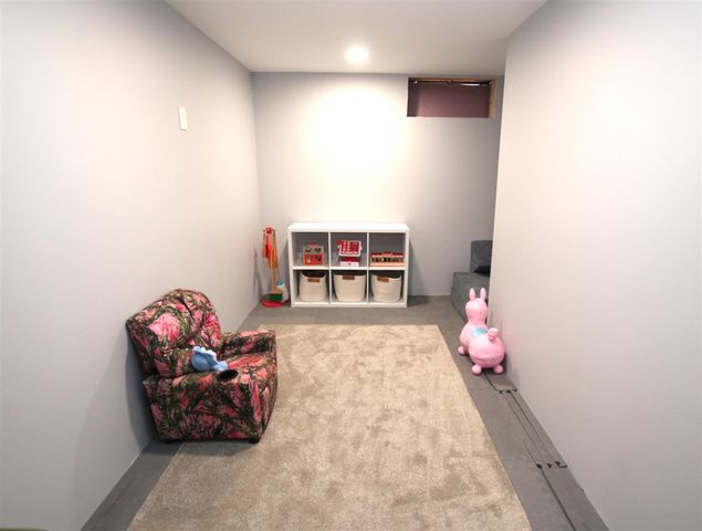 313 N Linden Avenue, Fremont, MI 49412