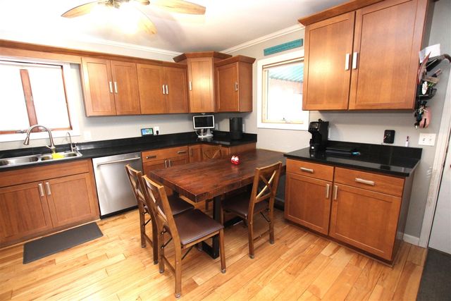 313 N Linden Avenue, Fremont, MI 49412