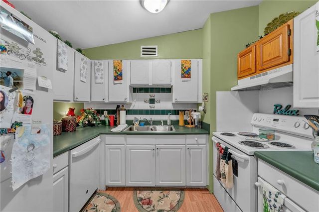 10581 Potter Tract Road, Grand Bay, AL 36541