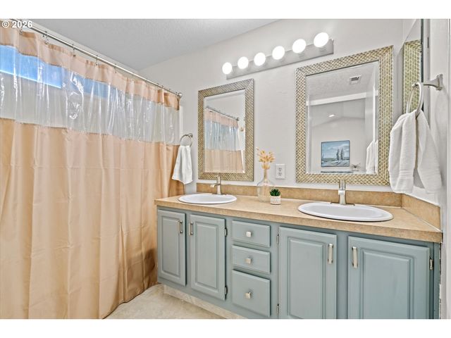 17620 Se 17TH Cir, Vancouver, WA 98683