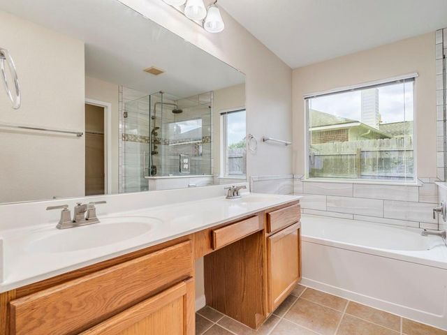157 Maplewood S, Kyle, TX 78640