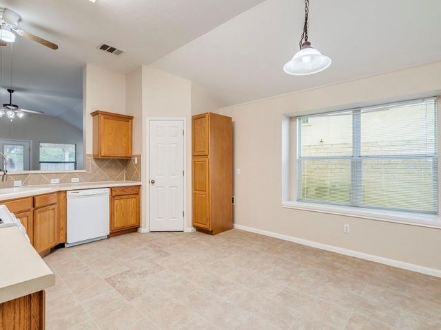 157 Maplewood S, Kyle, TX 78640