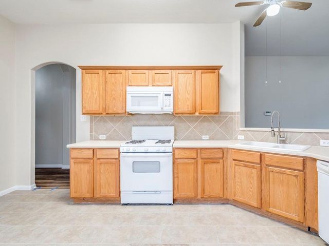 157 Maplewood S, Kyle, TX 78640