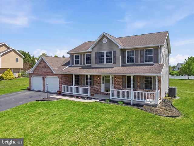 1420 MILLENNIUM DR, Chambersburg, PA 17202