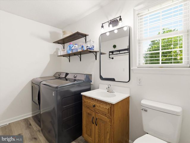 1420 MILLENNIUM DR, Chambersburg, PA 17202