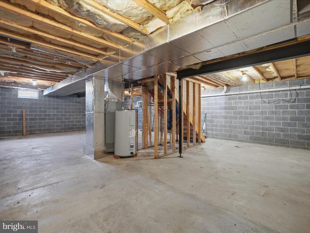 1420 MILLENNIUM DR, Chambersburg, PA 17202