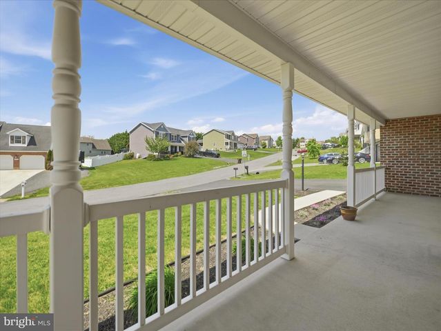 1420 MILLENNIUM DR, Chambersburg, PA 17202