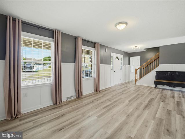 1420 MILLENNIUM DR, Chambersburg, PA 17202