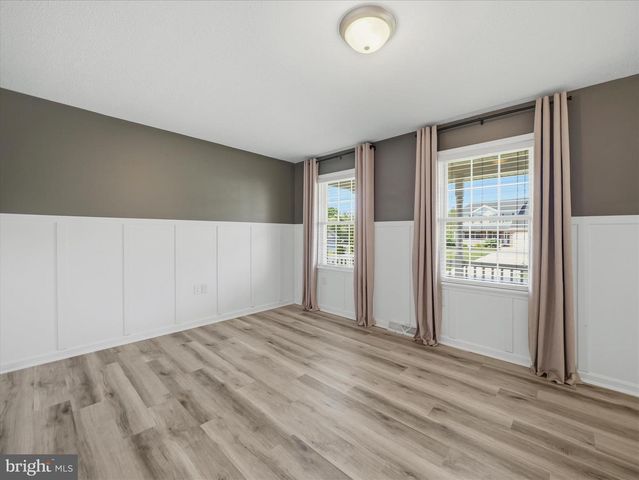 1420 MILLENNIUM DR, Chambersburg, PA 17202