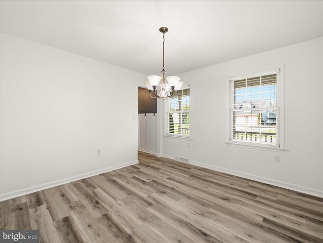 1420 MILLENNIUM DR, Chambersburg, PA 17202