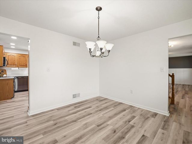 1420 MILLENNIUM DR, Chambersburg, PA 17202