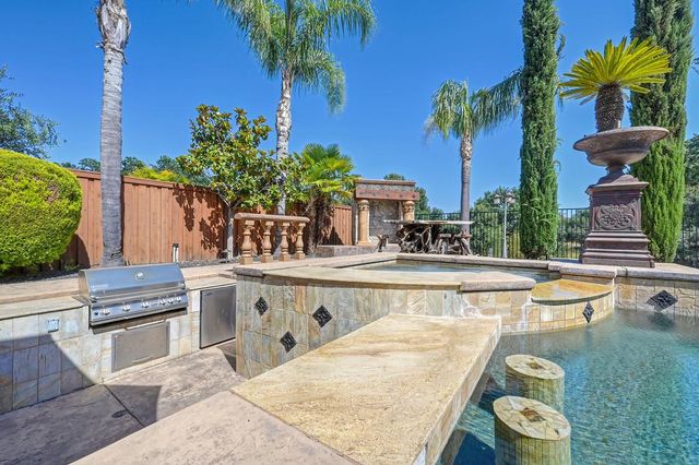 1721 Calabria Way, Roseville, CA 95747