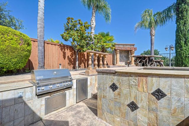 1721 Calabria Way, Roseville, CA 95747