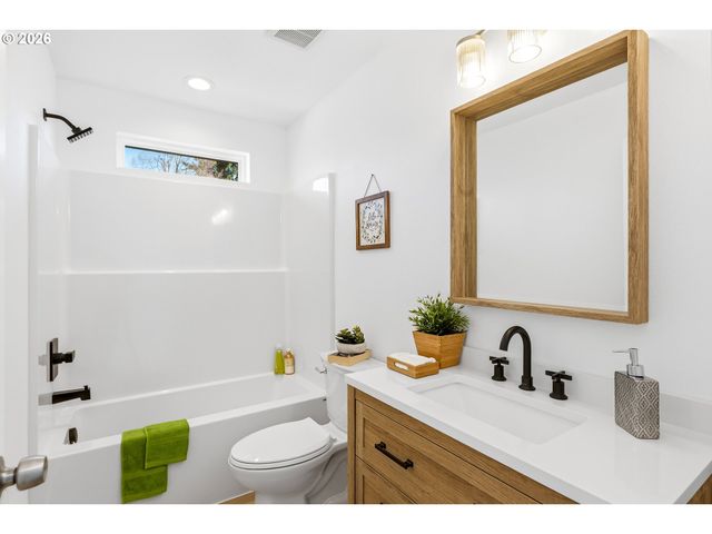 2636 Se Gladstone St, Portland, OR 97202