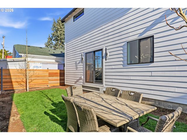 2636 Se Gladstone St, Portland, OR 97202