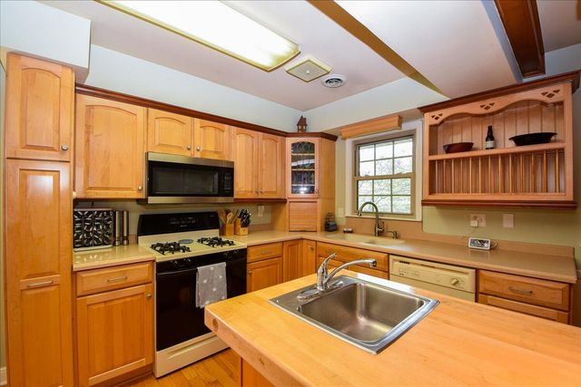 4743 Woodley DR, Roanoke, VA 24018