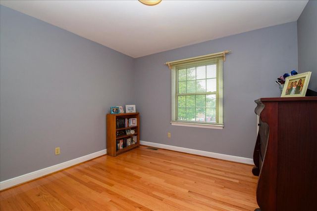 4743 Woodley DR, Roanoke, VA 24018