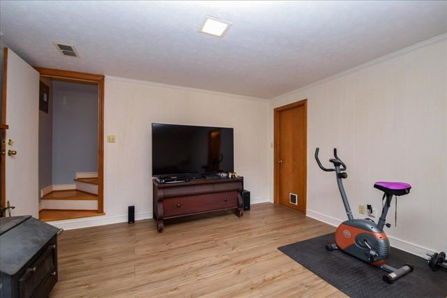 4743 Woodley DR, Roanoke, VA 24018