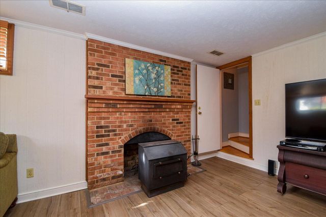 4743 Woodley DR, Roanoke, VA 24018
